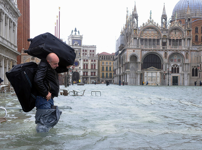 Storm floods 75% of city in Venice - Venice, Flood, Flooding, news