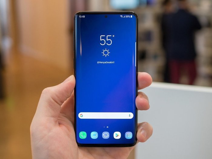 The first pictures of the new Samsung Galaxy S10 have appeared on the Web. - Samsung Galaxy S10, 