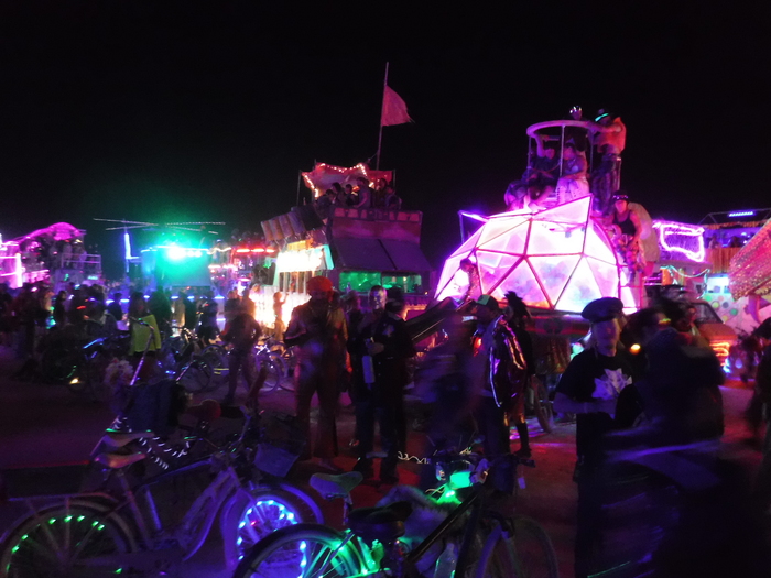 Burning Man   -  , ,  , Burning Man, , 