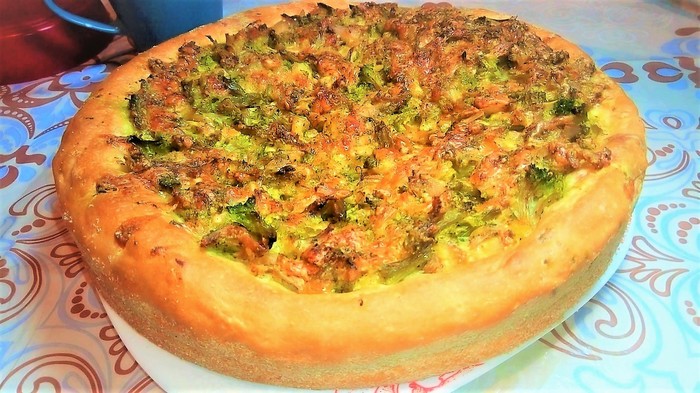 Open pie with broccoli, chicken and cheese. - My, Pie, Broccoli, Bakery products, In the oven, Meat, Vegetables, Recipe, Video, Food, Longpost