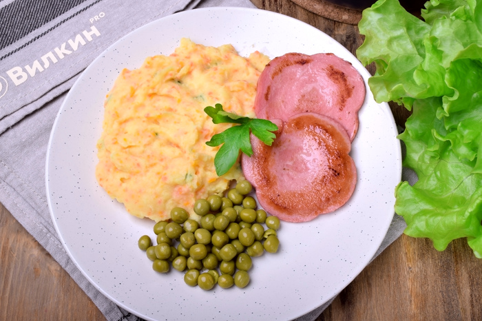 An angry bachelor's dinner: puree with sausage - My, Recipe, Food, Cooking, Longpost