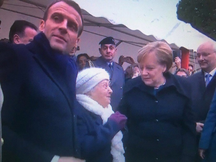 Very good to see you, Miss Macron. - Politicians, Emmanuel Macron, Angela Merkel
