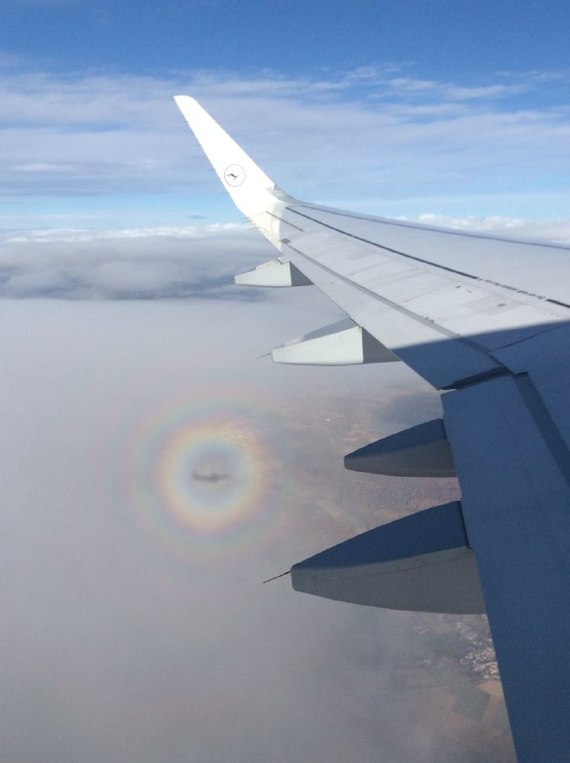 Interesting optical effect with the shadow of an airplane - My, Airplane, Shadow, Rainbow, Clouds, Longpost