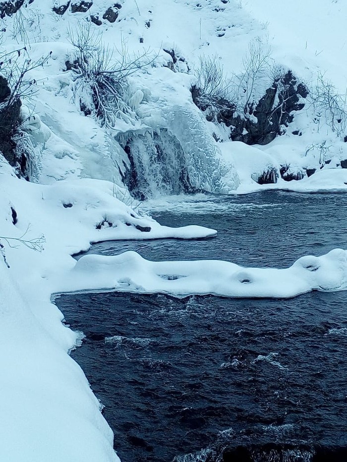 Nature gives beauty - My, Nature, Winter, Waterfall, Backwoods, The photo, Suddenly, Work, Provinces