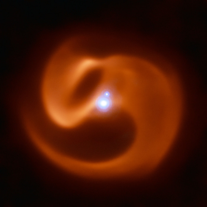 Astronomers have discovered a triple system in which one of the stars is tearing itself apart - Space, Astronomy, Wolff-Rayet, ESO, GIF, Longpost