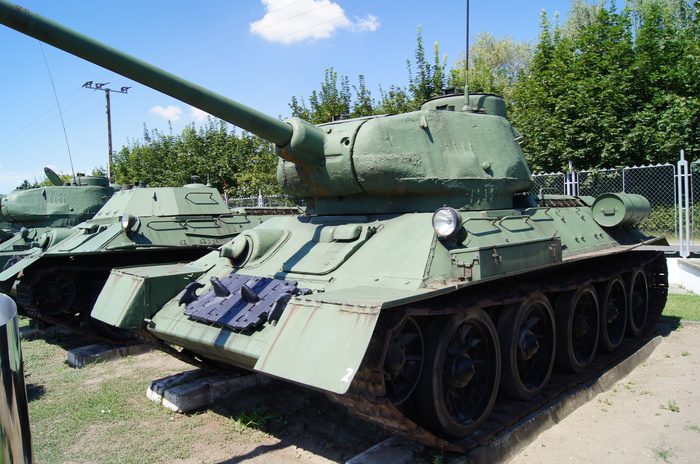 Т-34/85 и БРЭМ на его базе.Кецел.Венгрия. Танки, Т-34, Венгрия, Кецел, Длиннопост