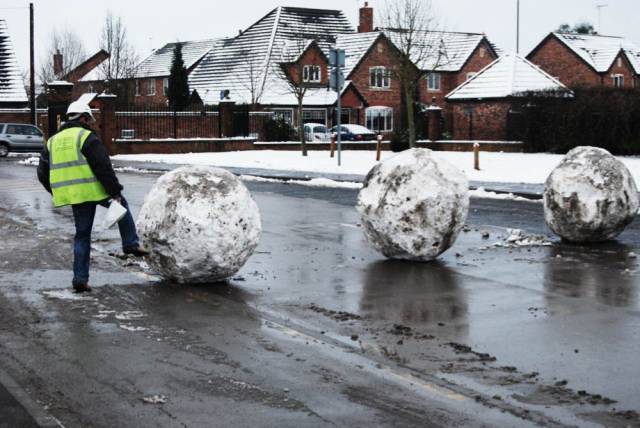 Nobody gets through now - Overlap, Road, Snow, Kom