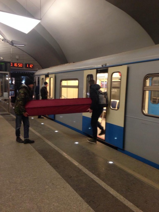 Today in Moscow, the guys tried to smuggle a coffin on the metro - Society, Russia, Moscow, Metro, Coffin, Shipping, Telegram, The photo, Video