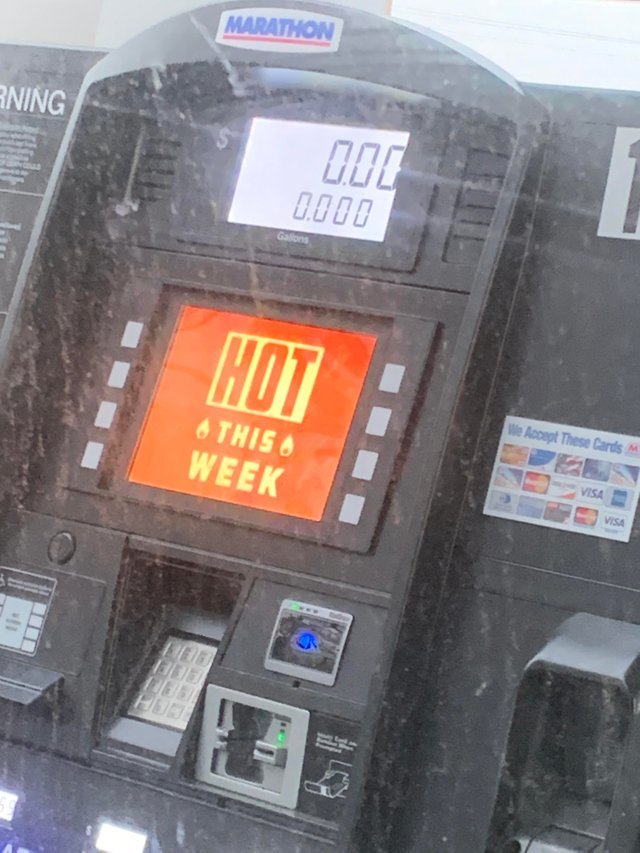 Before you fill up at a gas station, you must watch an ad - The photo, Gas refueling, Advertising, USA, Reddit