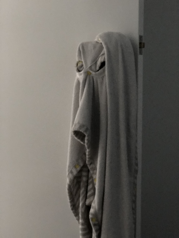 This baby towel looks like a Star Wars alien is watching me. - My, Towel, Aliens, Pareidolia