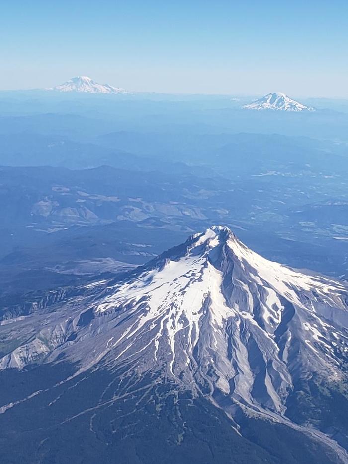 Mount Hood, Rainier and St. Helens in one picture - Nature, beauty of nature, The photo, Volcano St. Helens, Rainier, Hood