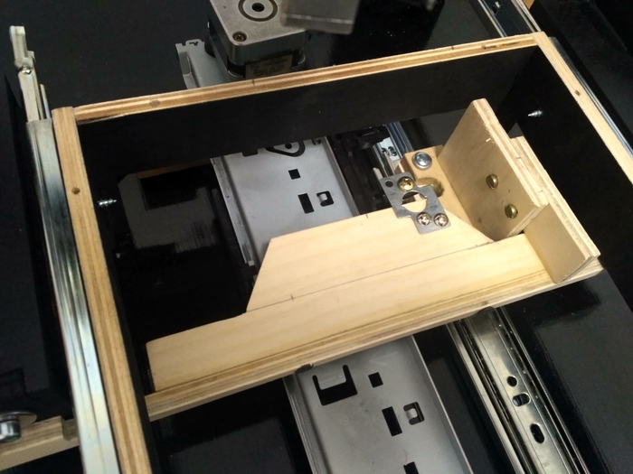 3D-принтер из фанеры и старых запчастей от принтеров 3d