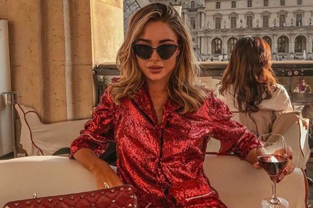 Звезда Instagram спалилась, когда "съездила" в Париж с помощью Photoshop Instagram, Париж, Фальшивка, Photoshop, Длиннопост