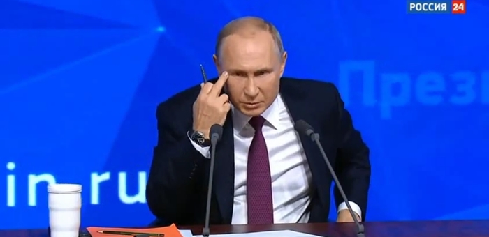 С последней пресс-конференции