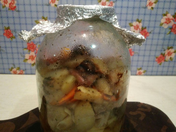 Potatoes with chicken in own juice in a Jar in the Oven - My, New Year, Dinner, Potato, Recipe, Video, Hen, Yummy, Food