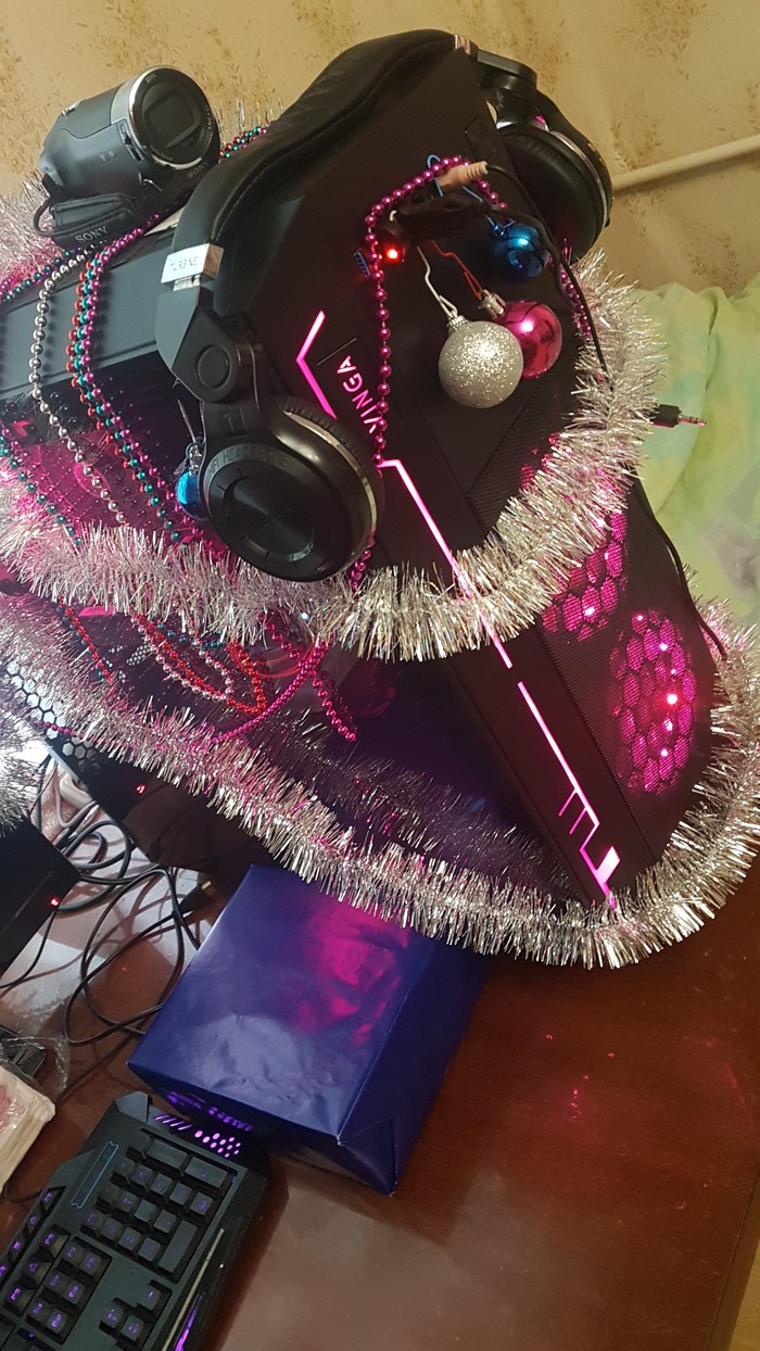 belated Christmas tree - My, Christmas tree, Computer, And so it will do