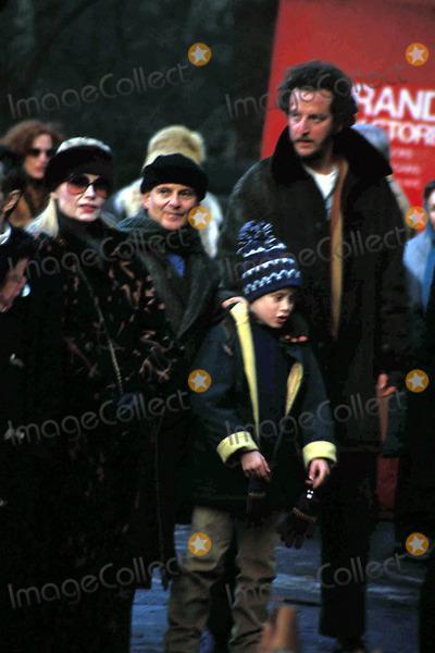 Photos from the set and interesting facts for the film Home Alone 2: Lost in New York 1992 - John Hughes, Chris Columbus, Macaulay Culkin, Joe Pesci, Home Alone 2, Photos from filming, 90th, Longpost