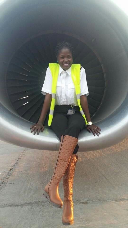 Girls and engine. - My, Aviation, Africa, Engine, Boeing-737, Longpost, Boeing 737