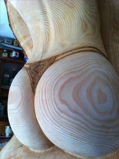 I slowly take out my rasp... - Wood carving, Log