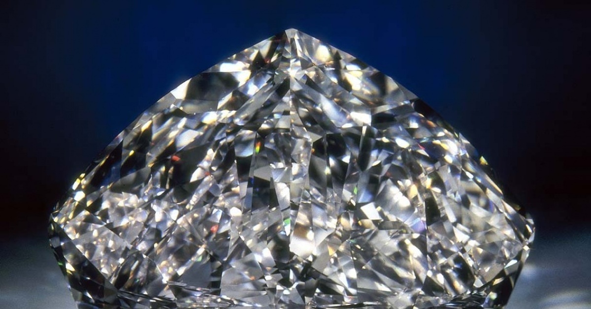 Знаменитый серебряный. Алмаз Куллинан. Алмаз 1758 карат. Алмаз звезда Африки.