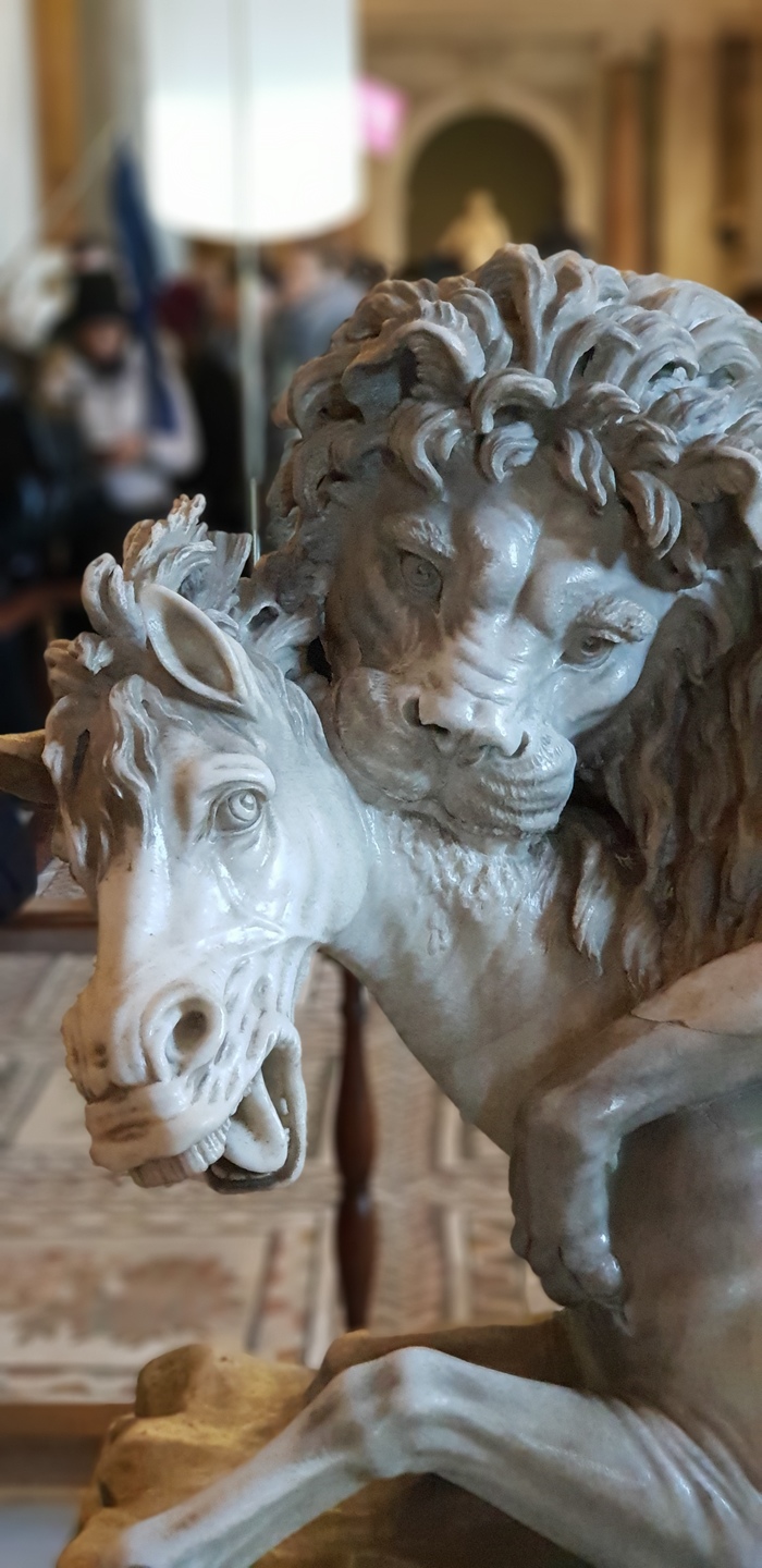 Нашёл в музее Ватикана прототип коня из мультика про Алёшу Поповича с богатырями.