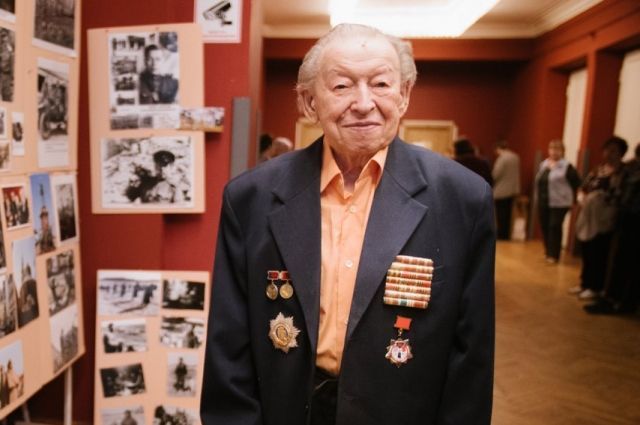 The cameraman who removed the hoisting of the banner of Victory over the Reichstag died - , May 9, To live in Russia, Veterans, May 9 - Victory Day