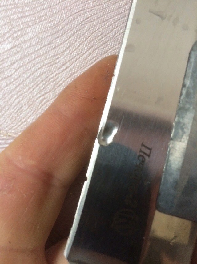 Incorrect knife test. (Don't do this) - My, Test, Messed up, Barbarism, Knife, Quality control, Edge