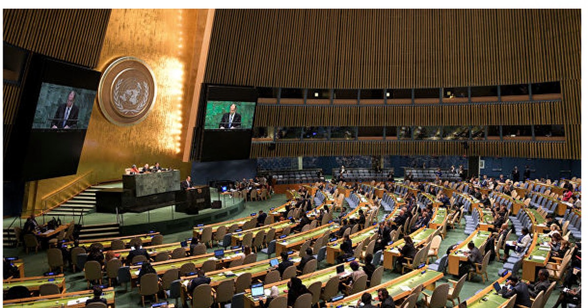 Ассамблея оон резолюции. Лавров в ООН 2022. Резолюция Генеральной Ассамблеи ООН. Ассамблея ООН 2011. Генассамблея ООН.