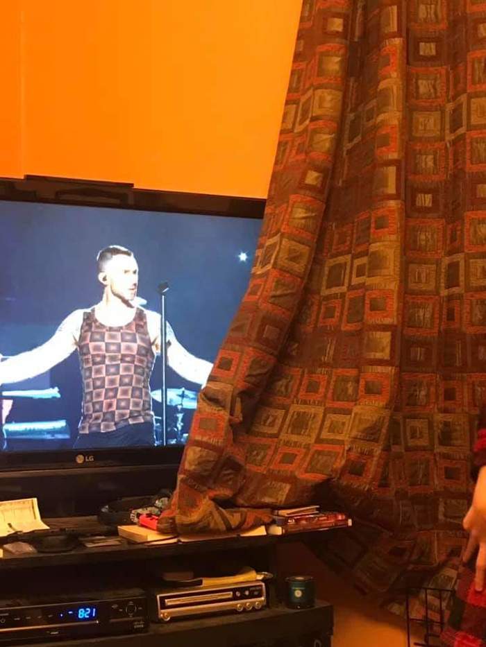 Why is he wearing my curtain? - Maroon 5, Adam Levin, Curtains, Reddit