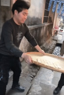 Как он это делает?
