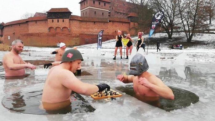 Chess in the hole. - Poland, Chess, Ice hole, Entertainer