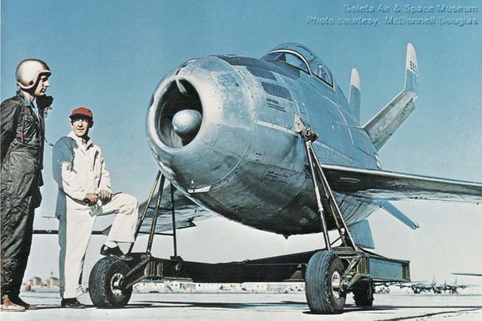 XF-85 Goblin.Маленький друг большого бомбера. Американские самолеты, Истребитель, Гоблин, Длиннопост