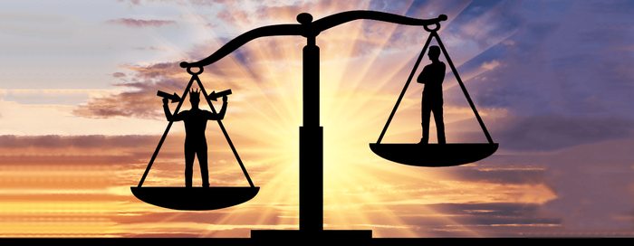 Есть только “Я” между прошлым и будущим.