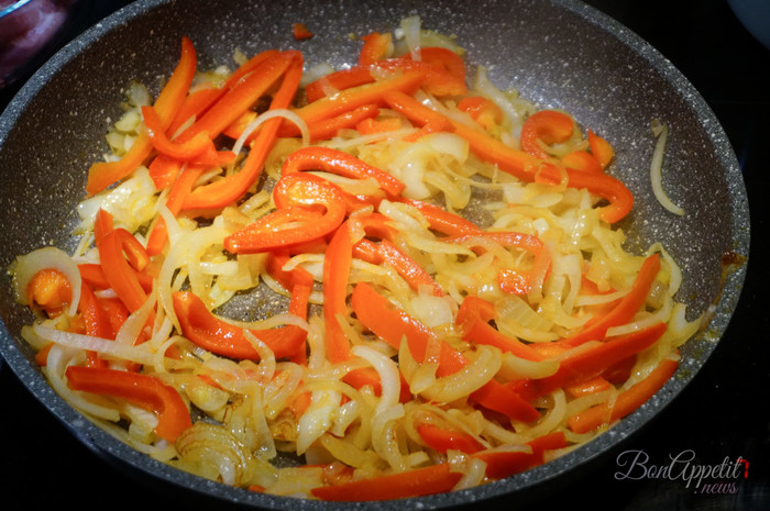 мясо жареное с замороженными овощами. Смотреть фото мясо жареное с замороженными овощами. Смотреть картинку мясо жареное с замороженными овощами. Картинка про мясо жареное с замороженными овощами. Фото мясо жареное с замороженными овощами