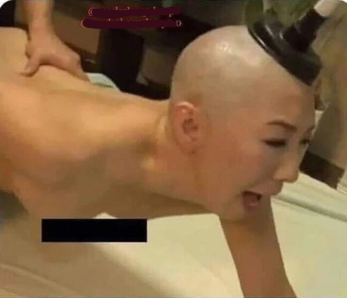 When she has no hair to pull and you have to improvise. - NSFW, Humor, Joke, Images, Sex, Ventuz