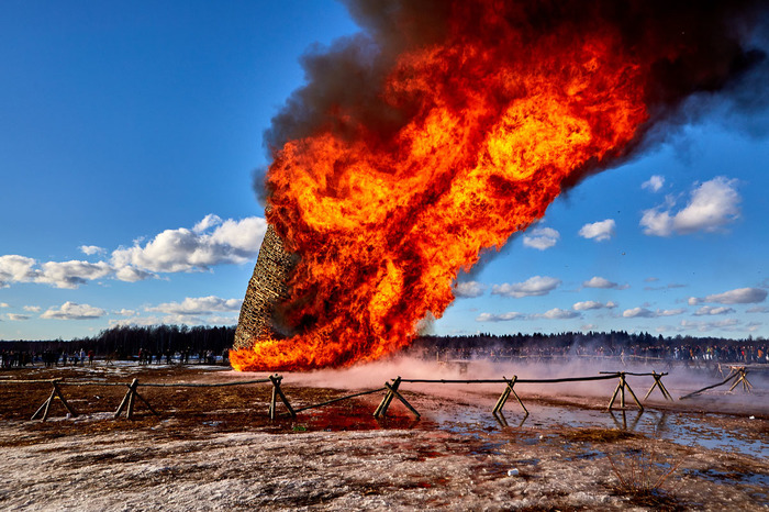 Burning of the Bastille in Nikolo-Lenivets. - My, Nikola-Lenivets, Bastille, Maslenitsa, Fire, Flame, Longpost