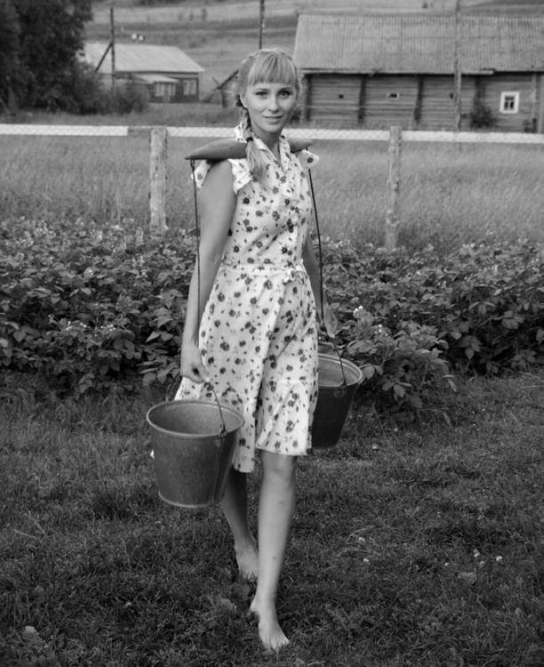 Girl with a yoke - Rocker, Girls, Black and white photo