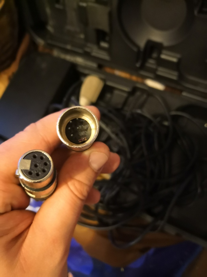 Please help me unplug my audio cable. - No rating, Cable, Music, Engineer, Help, 