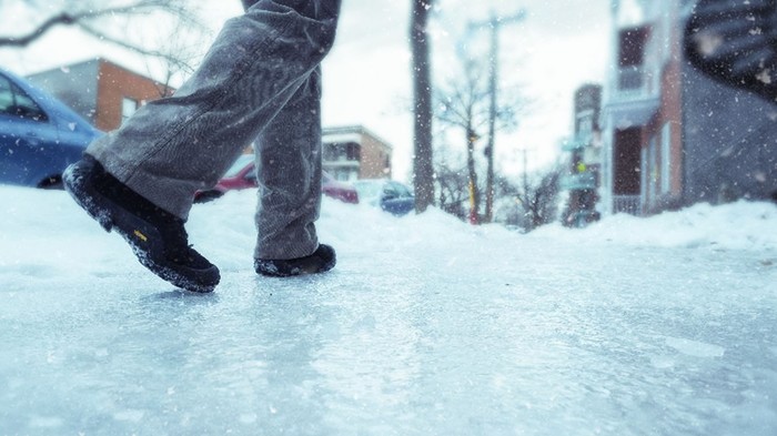 Taming ice: 6 life hacks on how not to break your nose on the way to work. - Life hack, Useful, Spring