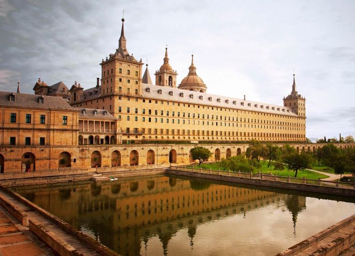 Escorial - the palace of the Spanish kings. - Escorial, Spain, Locks, Castle, Architecture, Longpost, Europe