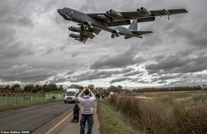   B-52 , , , , , , Daily Mail,   , , 