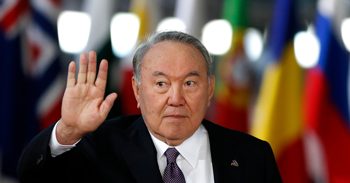 Назарбаев нурсултан википедия. Назарбаев голосует. Назарбаев грозит фото. Нурсултан назарбаев. Нурсултан назарбаев референдум.