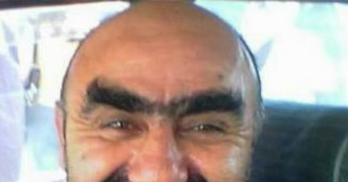 Таджикское лицо. Ахмед монобровь. Усатый Ахмед. Таджик с большими бровями.