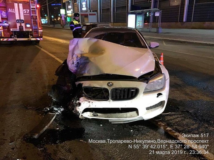 When the paths of a BMW and a Yandex.taxi driver crossed - Yandex Taxi, Taxi, Road accident, Video, Longpost, Moscow, South-West