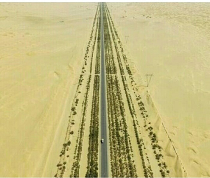 Why did the Chinese build 450 km of highway in the middle of the desert? - China, Longpost, Road, Oil, Chinese