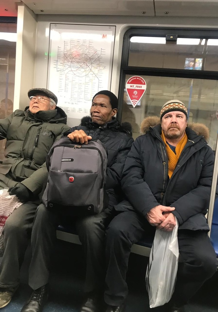 Somehow a Chinese, a Negro and a crest met ... - My, Humor, Moscow Metro