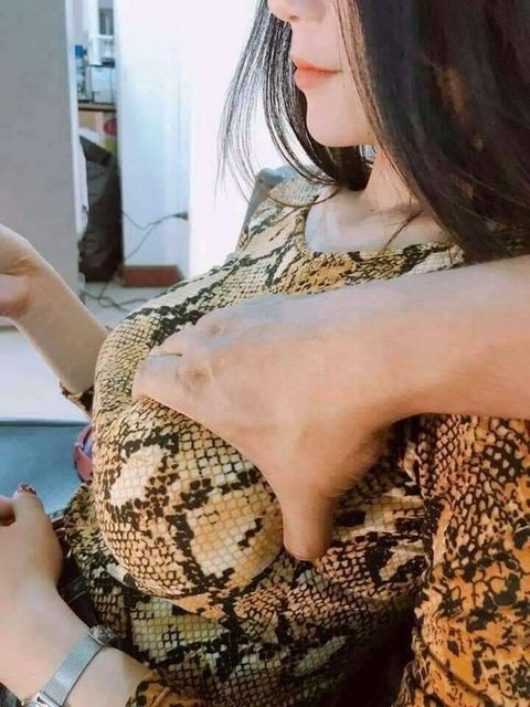 Caught a snake - Hand, Girls, Breast