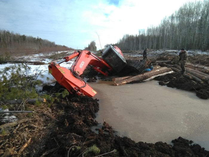 Oh, it's hard work... - My, Excavator, The rescue, Swamp, Longpost