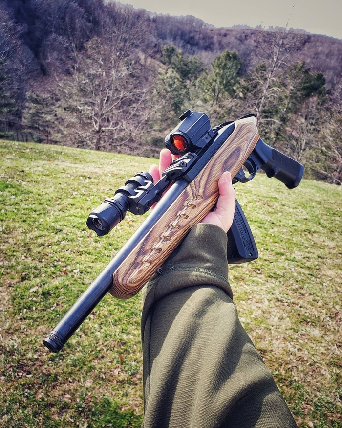 Ruger 22 Charger - "��������" � 10" ������� � ��������� �� 15 �������� .22LR