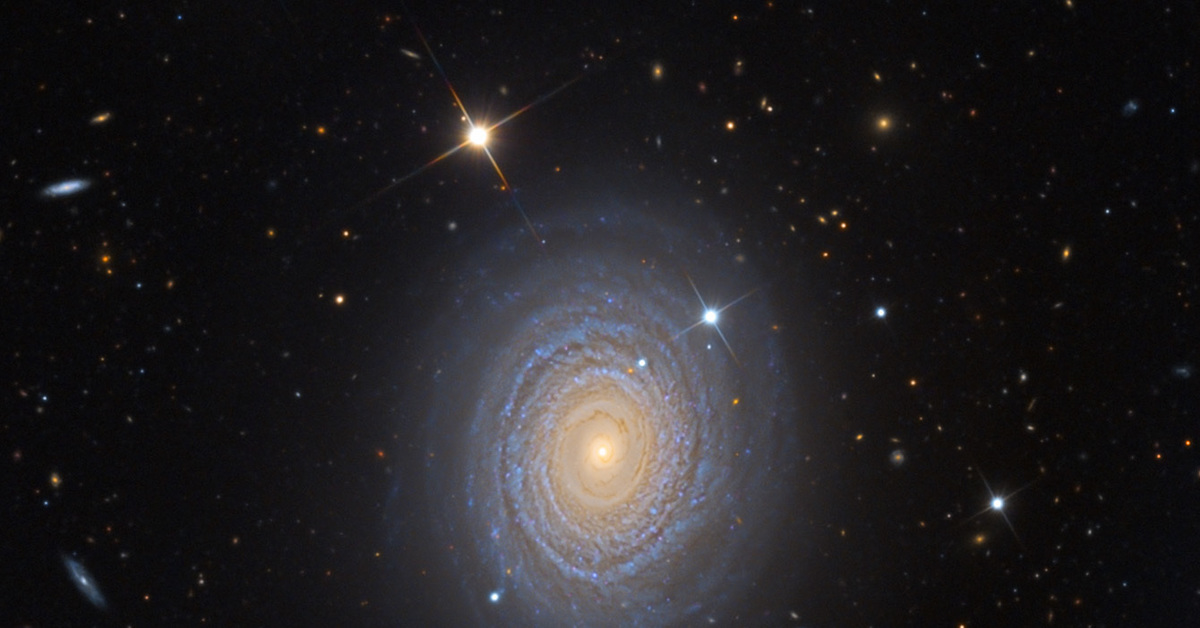 4 5 световых года. Спиральная Галактика NGC 488. Галактика NGC 7723 В созвездии Водолея. Галактика NGC 4921. Галактика фото.